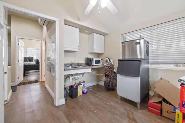 8100 Sunrise Blvd, Citrus Heights, CA 95610