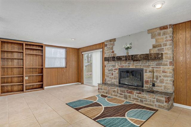 5745 Lakeview Terrace, Springfield, MO 65810