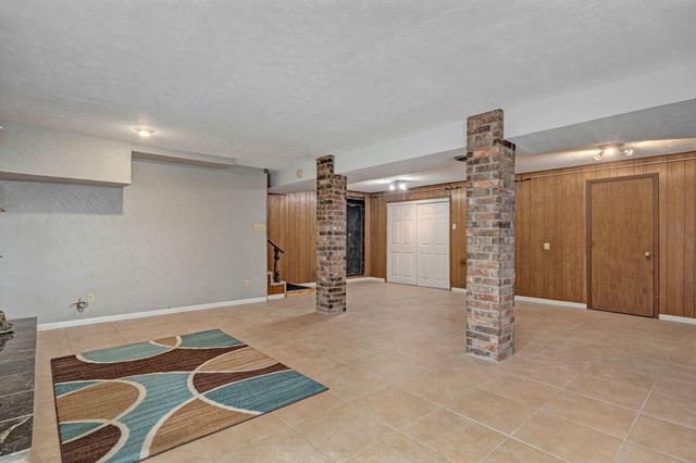 5745 Lakeview Terrace, Springfield, MO 65810