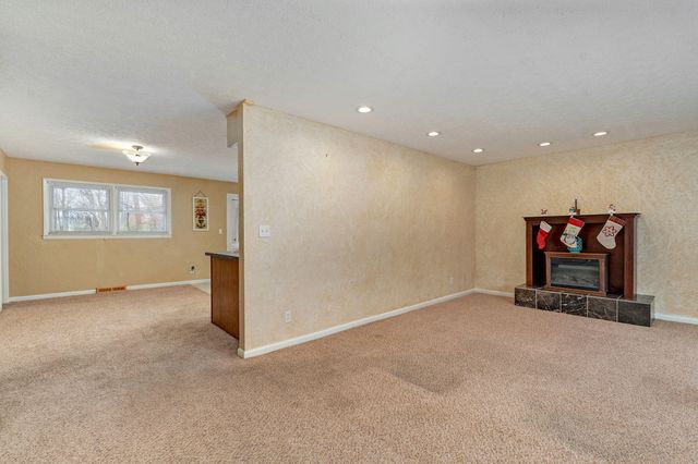 5745 Lakeview Terrace, Springfield, MO 65810