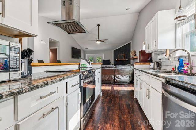 3554 Jared Court, Matthews, NC 28105