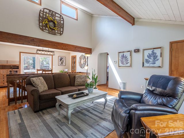 39 Red Oak Lane, Alexander, NC 28701