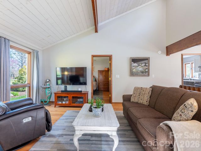 39 Red Oak Lane, Alexander, NC 28701