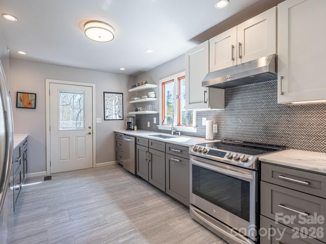 39 Red Oak Lane, Alexander, NC 28701