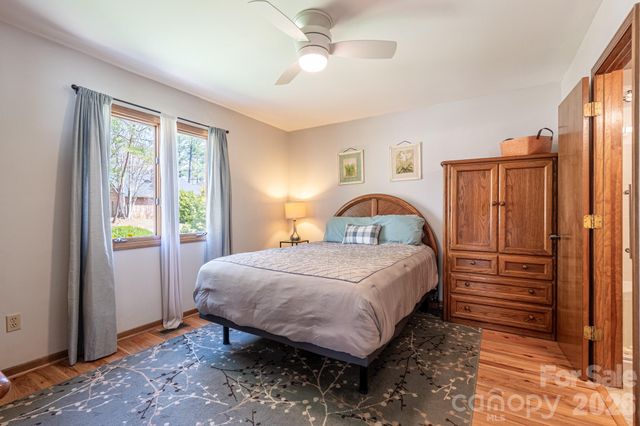 39 Red Oak Lane, Alexander, NC 28701