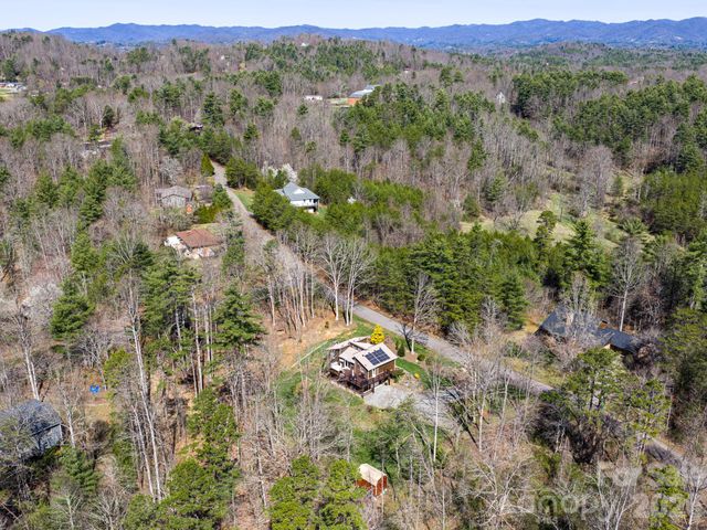 39 Red Oak Lane, Alexander, NC 28701