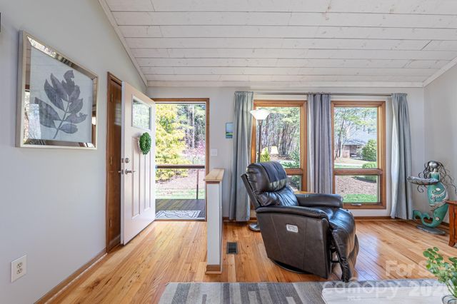 39 Red Oak Lane, Alexander, NC 28701