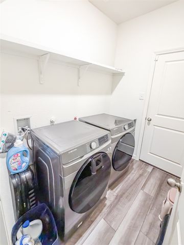 12 Elderbrook Lane, Edgecliff Village, TX 76134