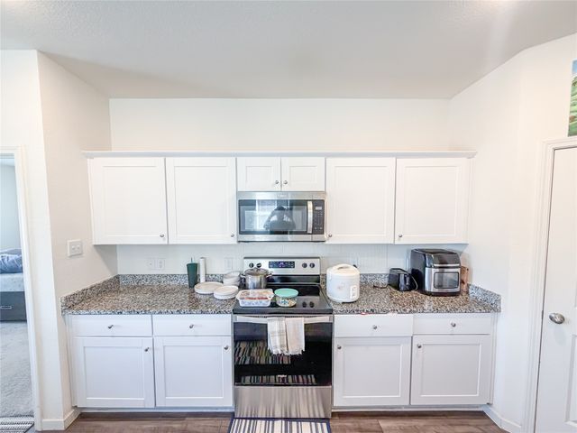 12 Elderbrook Lane, Edgecliff Village, TX 76134