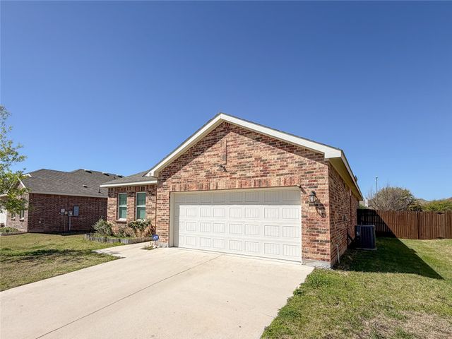 12 Elderbrook Lane, Edgecliff Village, TX 76134