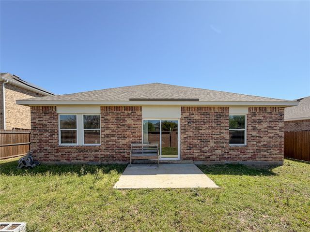 12 Elderbrook Lane, Edgecliff Village, TX 76134