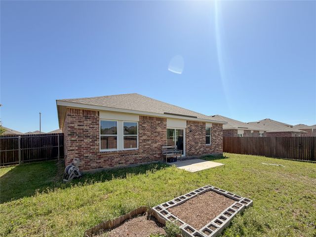 12 Elderbrook Lane, Edgecliff Village, TX 76134