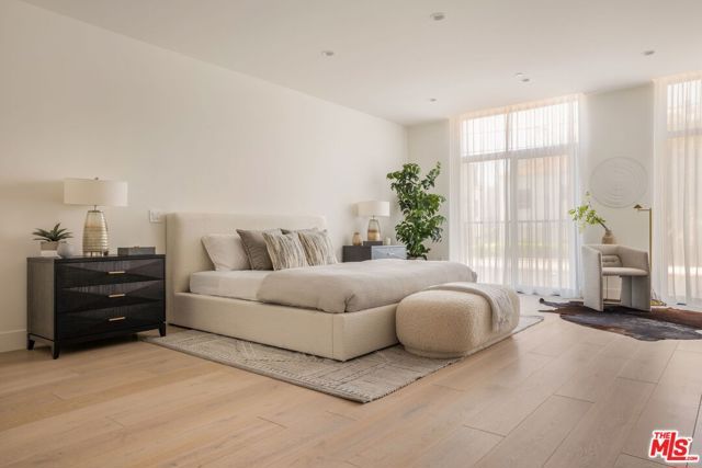 425 N Palm Drive 202, Beverly Hills, CA 90210