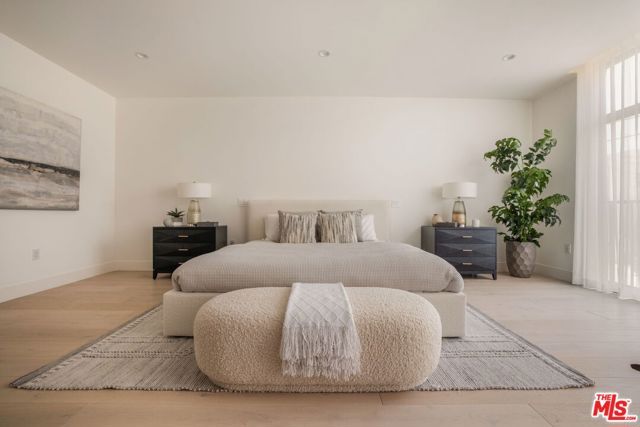 425 N Palm Drive 202, Beverly Hills, CA 90210