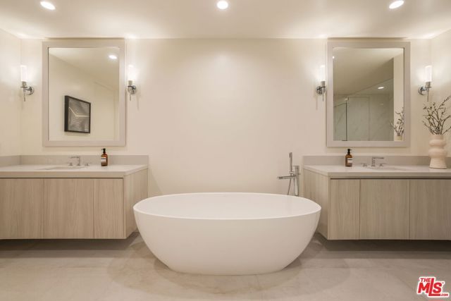 425 N Palm Drive 202, Beverly Hills, CA 90210