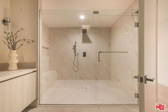 425 N Palm Drive 202, Beverly Hills, CA 90210