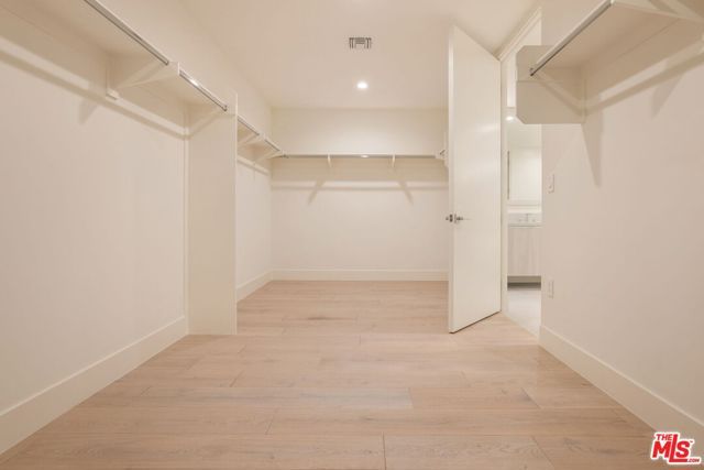 425 N Palm Drive 202, Beverly Hills, CA 90210