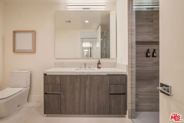 425 N Palm Drive 202, Beverly Hills, CA 90210