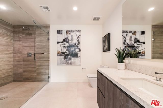 425 N Palm Drive 202, Beverly Hills, CA 90210
