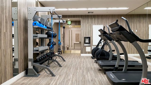 425 N Palm Drive 202, Beverly Hills, CA 90210