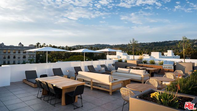 425 N Palm Drive 202, Beverly Hills, CA 90210