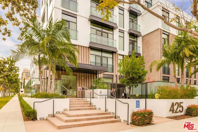 425 N Palm Drive 202, Beverly Hills, CA 90210
