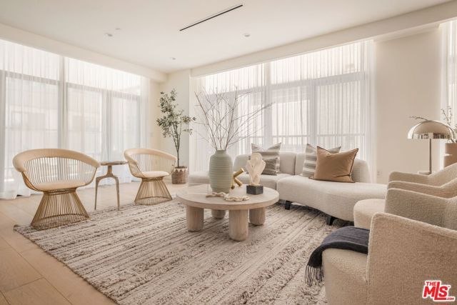 425 N Palm Drive 202, Beverly Hills, CA 90210