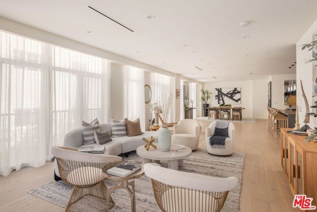 425 N Palm Drive 202, Beverly Hills, CA 90210