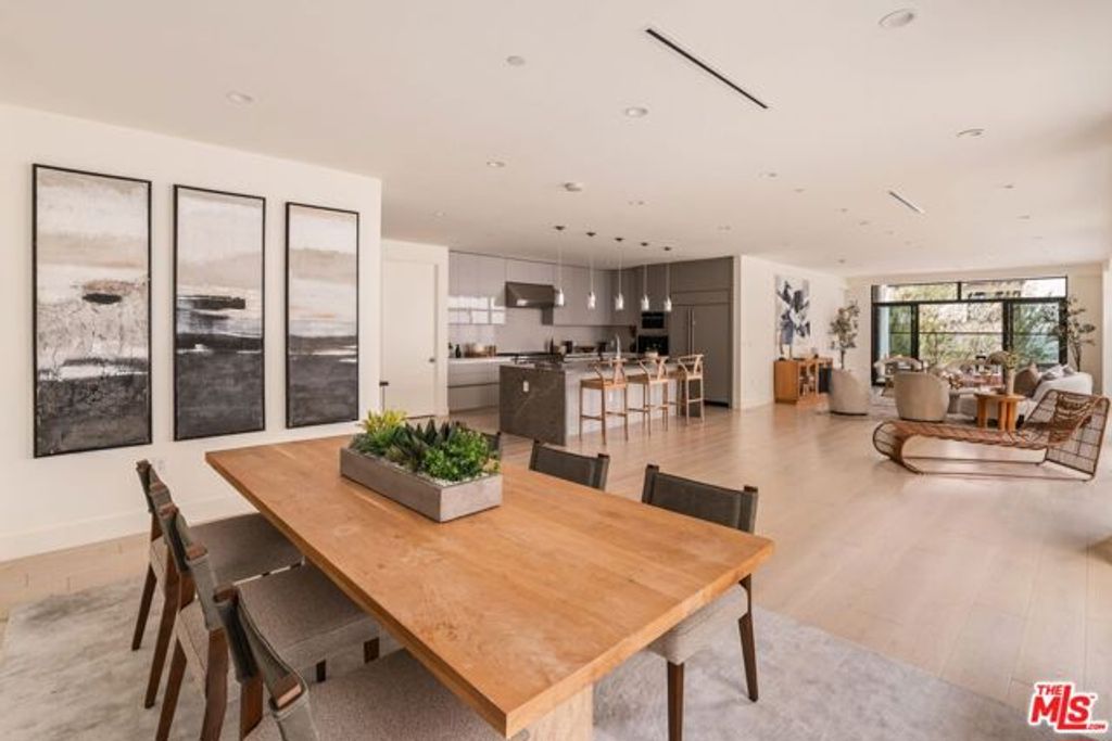 425 N Palm Drive 202, Beverly Hills, CA 90210