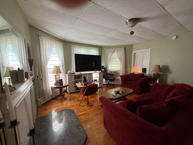 58 Crescent Street, Rutland City, VT 05701