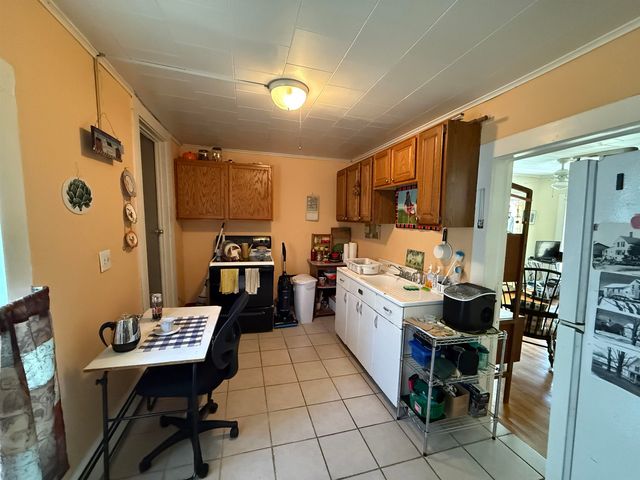 58 Crescent Street, Rutland City, VT 05701