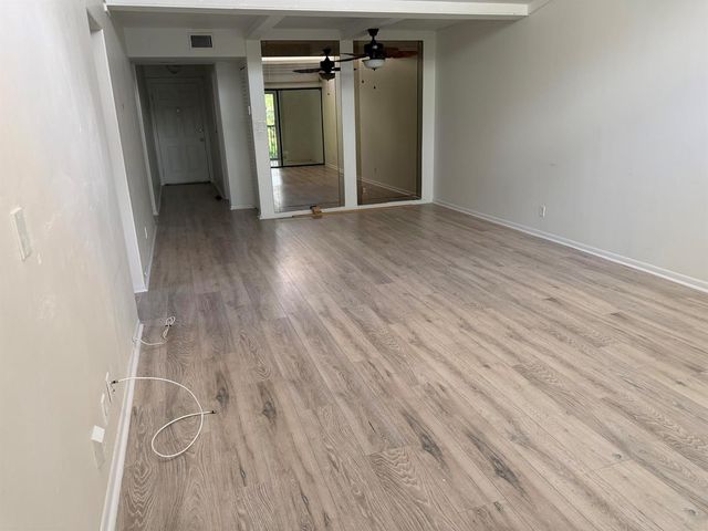 8773 Shadow Wood Boulevard 303, Coral Springs, FL 33071