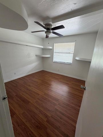 8773 Shadow Wood Boulevard 303, Coral Springs, FL 33071