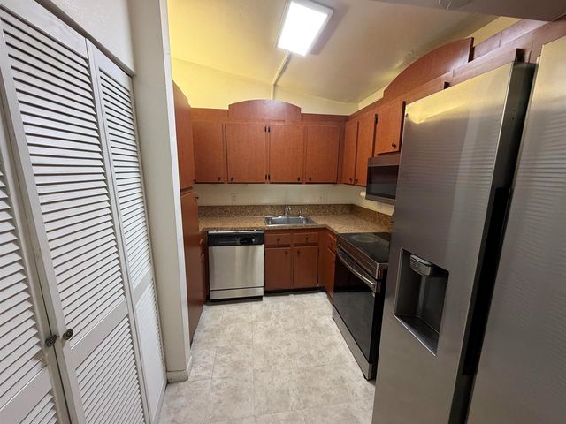 8773 Shadow Wood Boulevard 303, Coral Springs, FL 33071