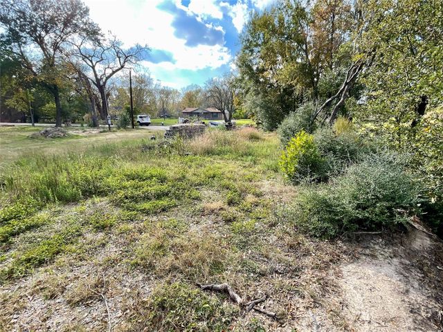 9722 Willow Street, Houston, TX 77088