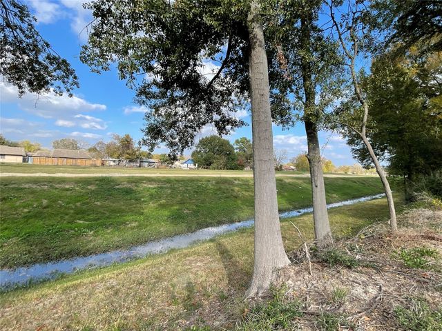 9722 Willow Street, Houston, TX 77088