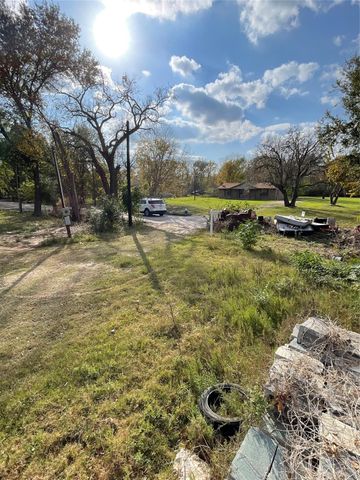 9722 Willow Street, Houston, TX 77088