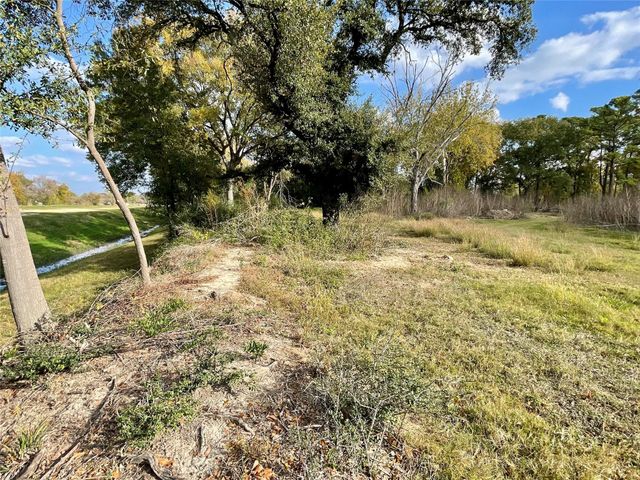 9722 Willow Street, Houston, TX 77088