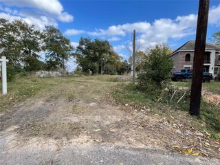 9722 Willow Street, Houston, TX 77088