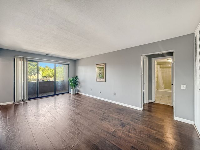 22 Shrewsbury Green Dr I, Shrewsbury, MA 01545