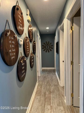 106 Willow Creek Ct, Mt Washington, KY 40047