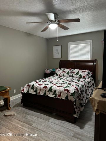 106 Willow Creek Ct, Mt Washington, KY 40047