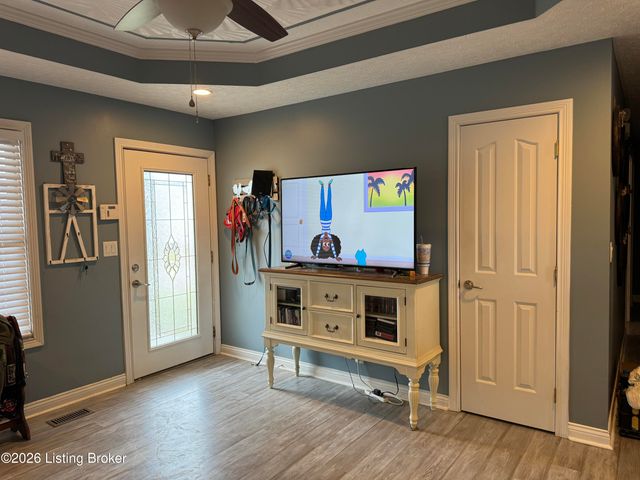 106 Willow Creek Ct, Mt Washington, KY 40047