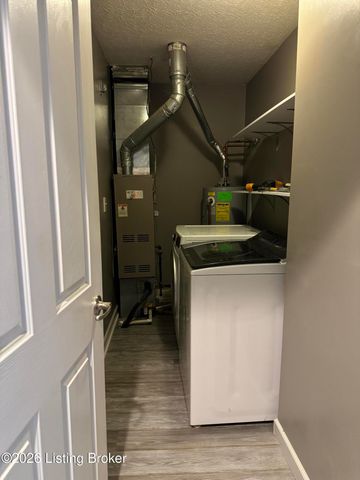 106 Willow Creek Ct, Mt Washington, KY 40047