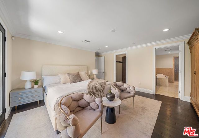 6477 Deep Dell Pl, Los Angeles, CA 90068