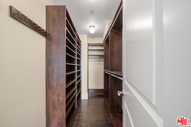 6477 Deep Dell Pl, Los Angeles, CA 90068