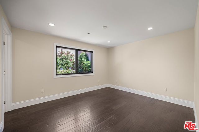 6477 Deep Dell Pl, Los Angeles, CA 90068