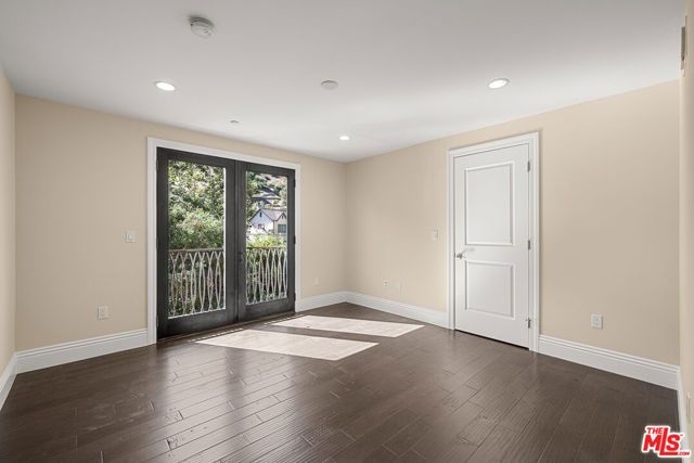 6477 Deep Dell Pl, Los Angeles, CA 90068