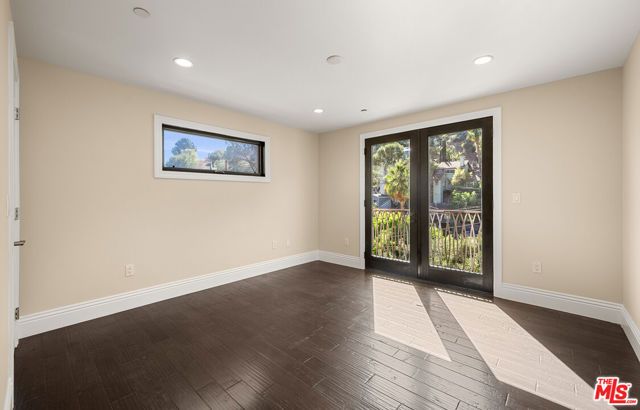 6477 Deep Dell Pl, Los Angeles, CA 90068