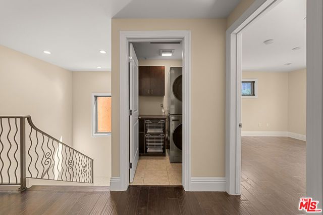 6477 Deep Dell Pl, Los Angeles, CA 90068